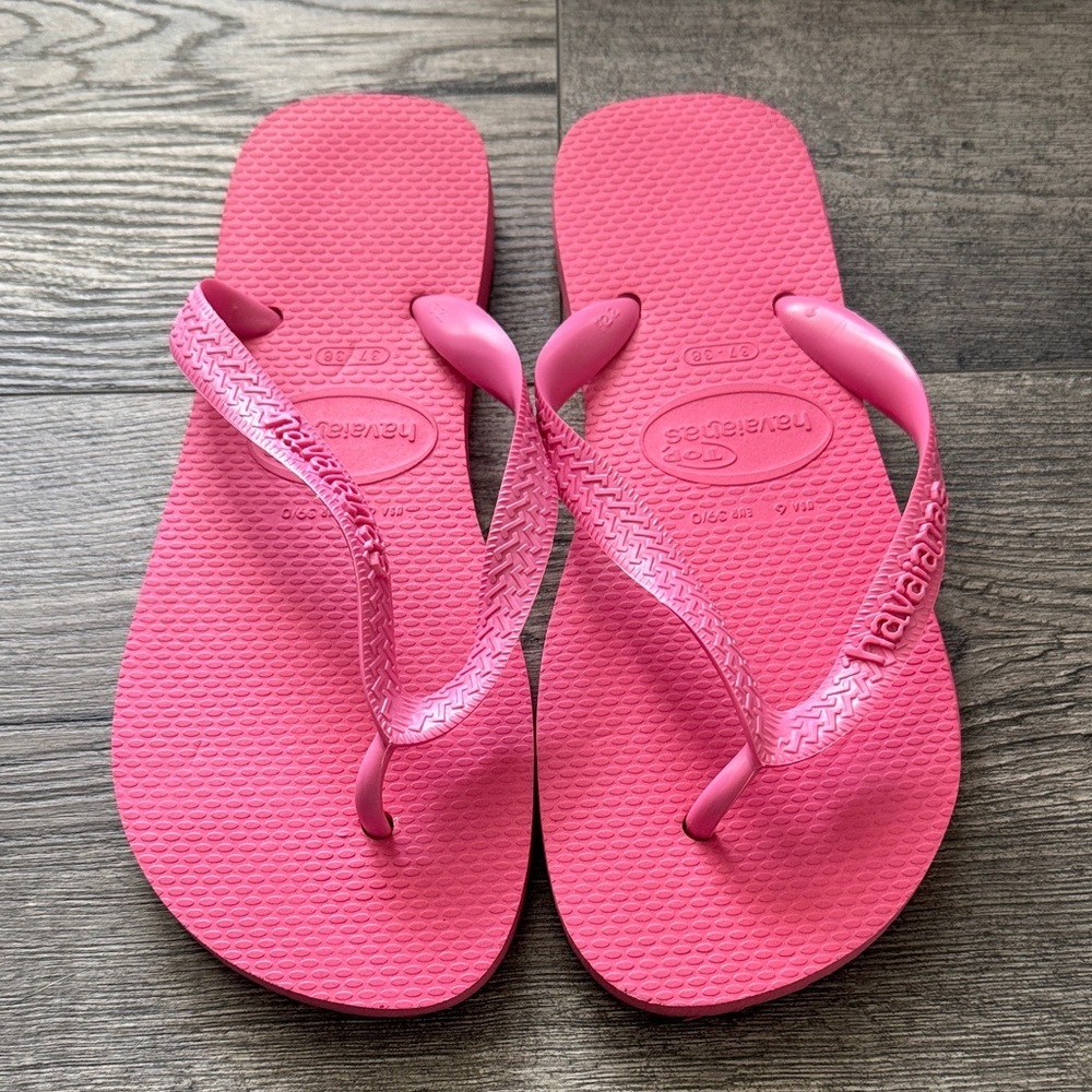 Havaianas flip-flops in Pink Flux Barbiecore Size US 7
